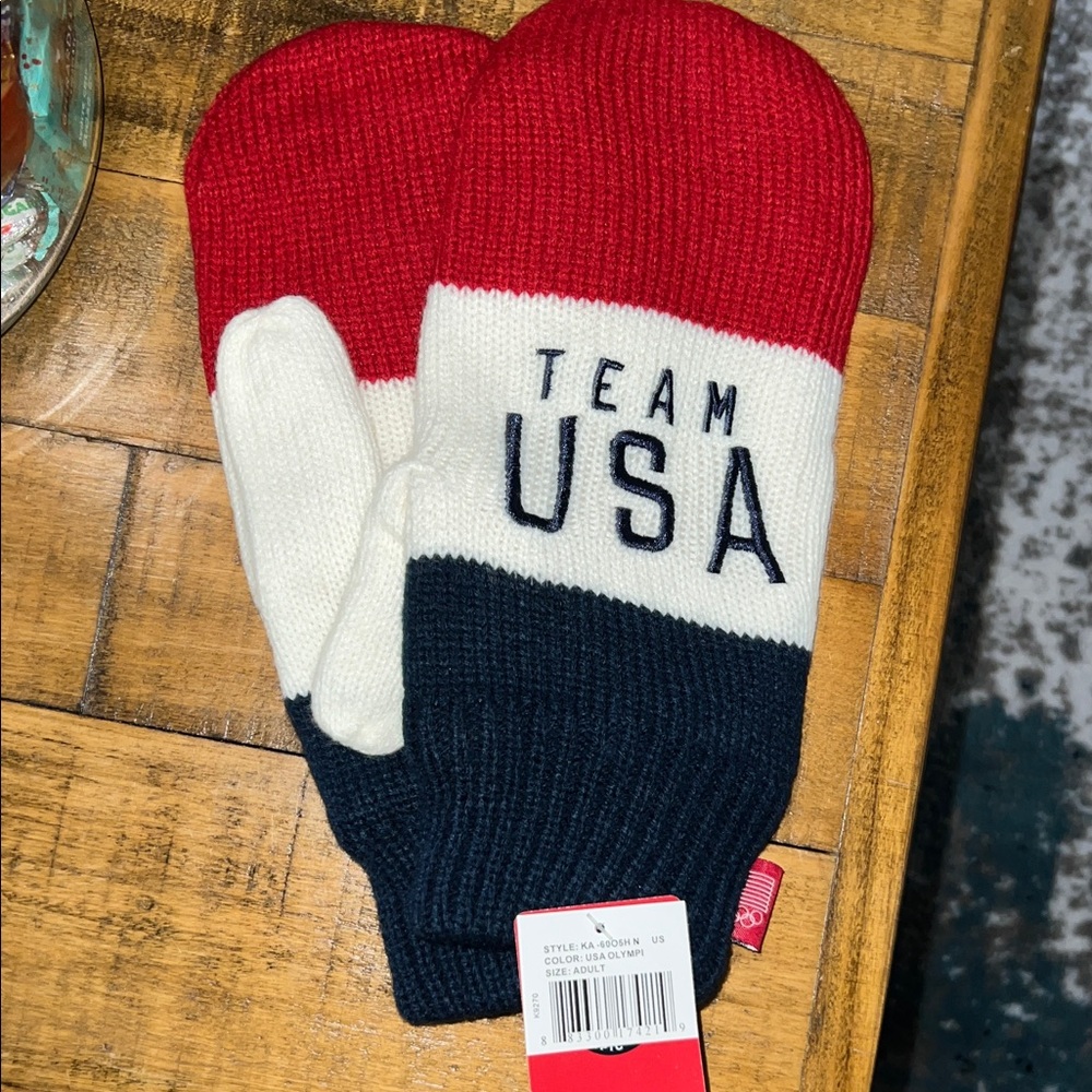 Team USA Red, White, and Blue Mittens NWT